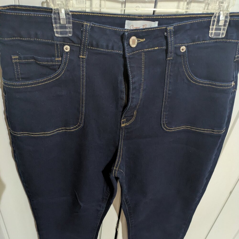 ~NWOT Women's Jeans